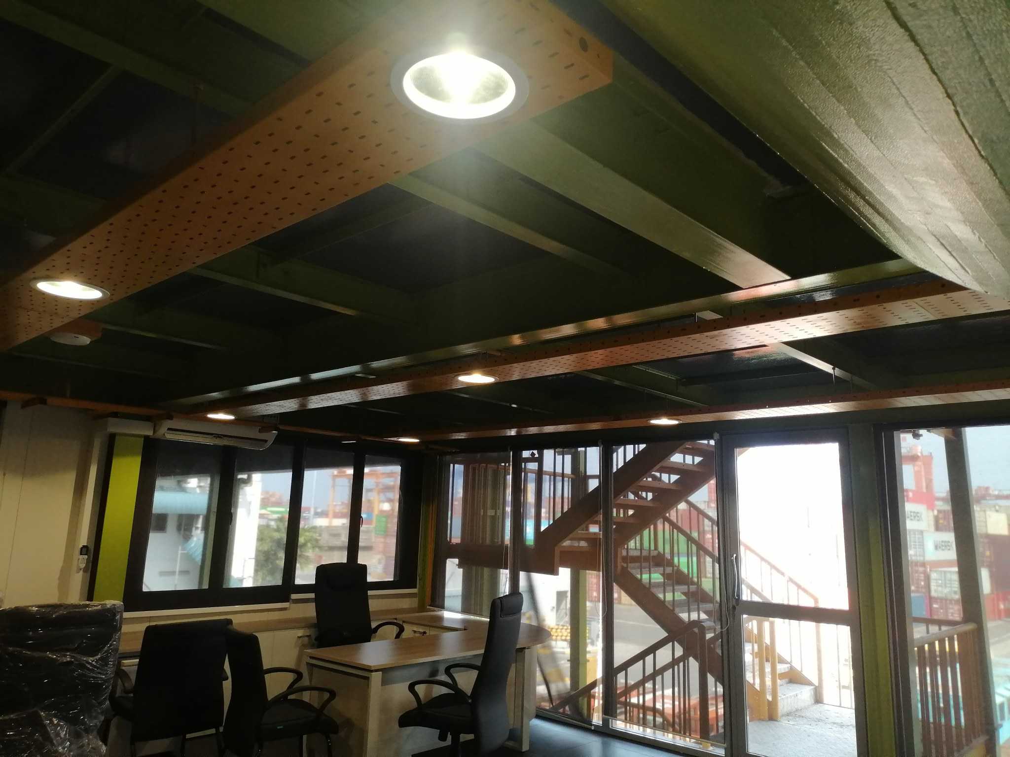 Harbor project interior workspace and lighting