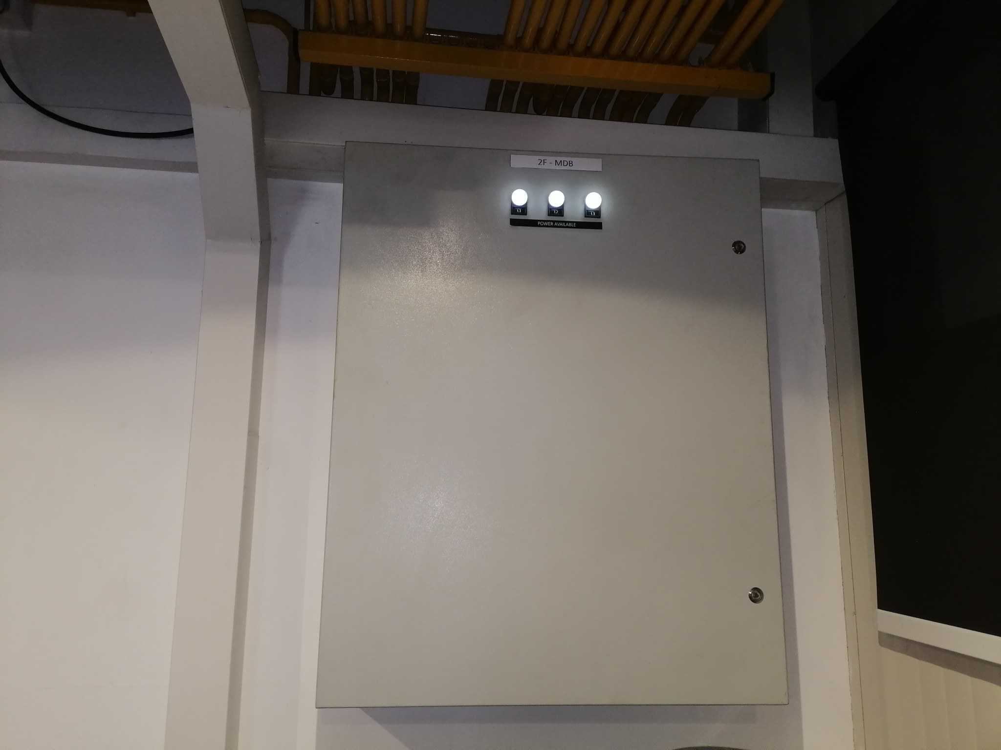Harbor ceiling lighting, cable tray and electrical installation
