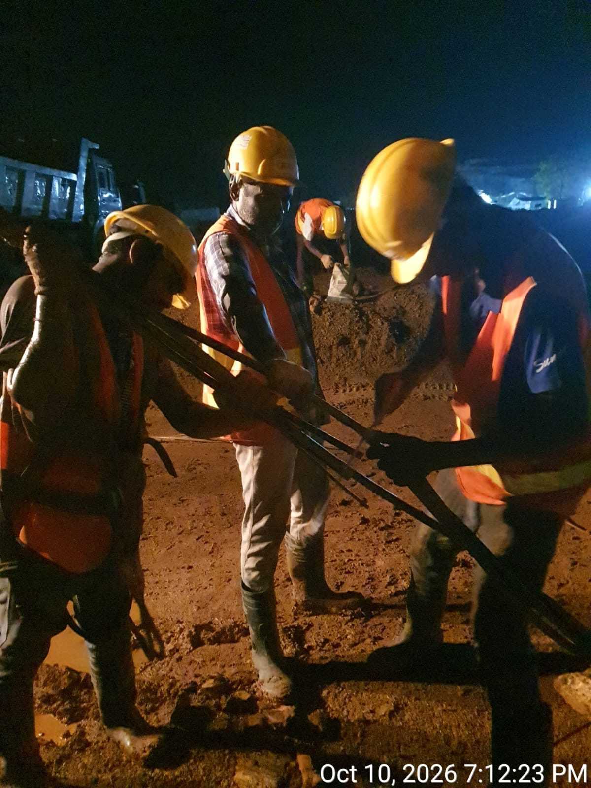 Site crew carrying out night-time construction work at Wagawaththa